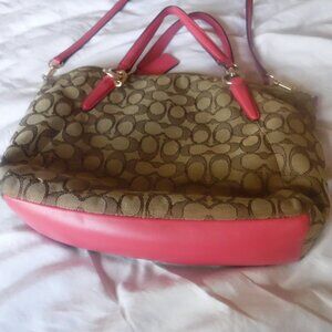 Coach Signature And Pink Leather Kelsey Exterior Crossbody Sachel Bag